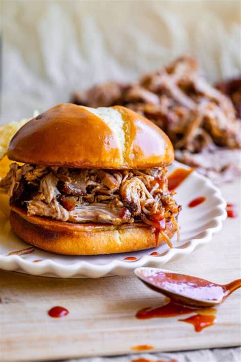 the food charlatan|the food charlatan pulled pork.